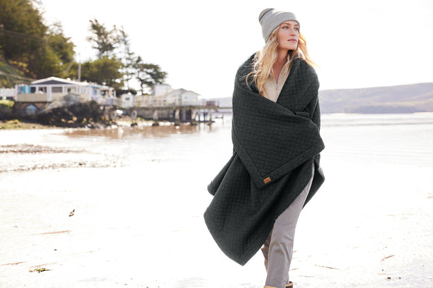 TravisMathew Diamond Quilt Blanket